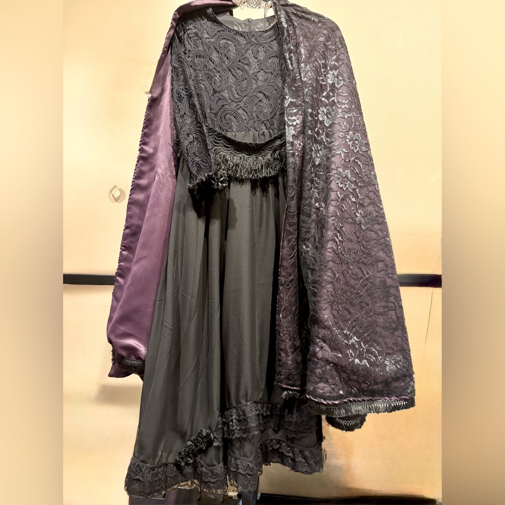 Girls size 12 Elphaba Defying Gravity costume - Classic Broadway Wicked style.